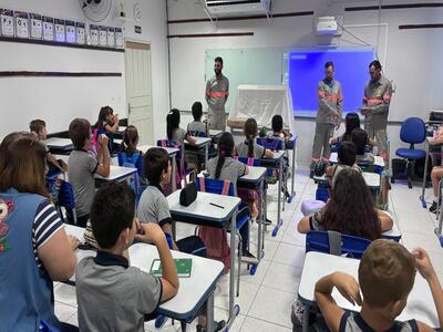Celesc leva programa de segurança elétrica a escola de Joinville