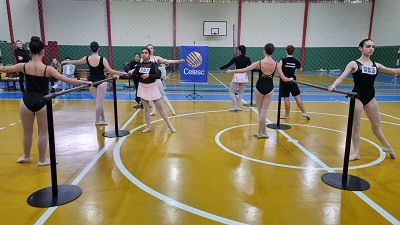 Escola Bolshoi seleciona talentos em Joaçaba
