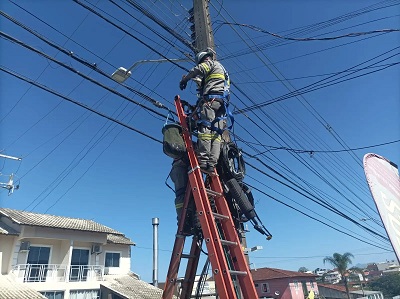 Gestão dos postes da Celesc: Redução na conta de luz e melhoria na infraestrutura beneficiam a população