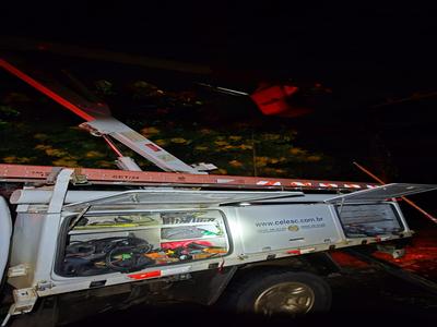 Celesc atua para recuperar sistema elétrico no Oeste e Meio Oeste catarinense atingido por temporal nesta quarta-feira (19)