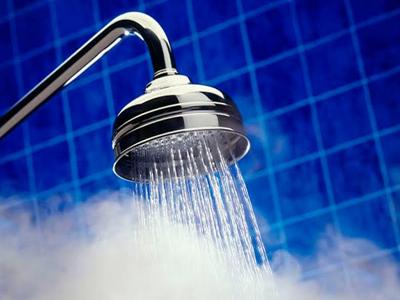 Verão começa neste domingo (21) e Celesc reforça dicas para economizar energia