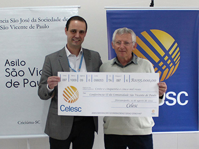 Celesc entrega R$ 155 mil a Asilo São Vicente de Paulo